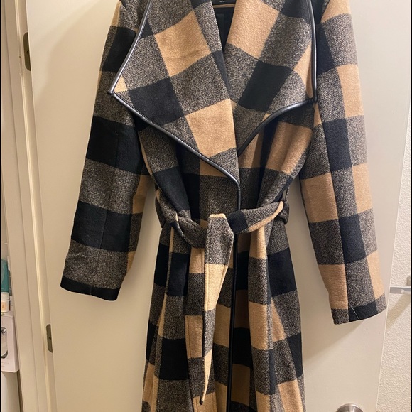 New York & Comp Coat - Picture 1 of 4